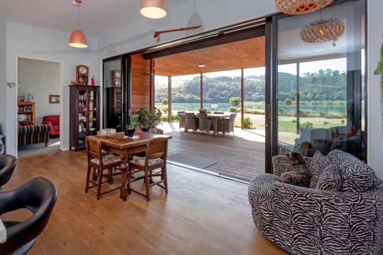 Photo of property in 26 Admiral Drive, Cooks Beach, Whitianga, 3591