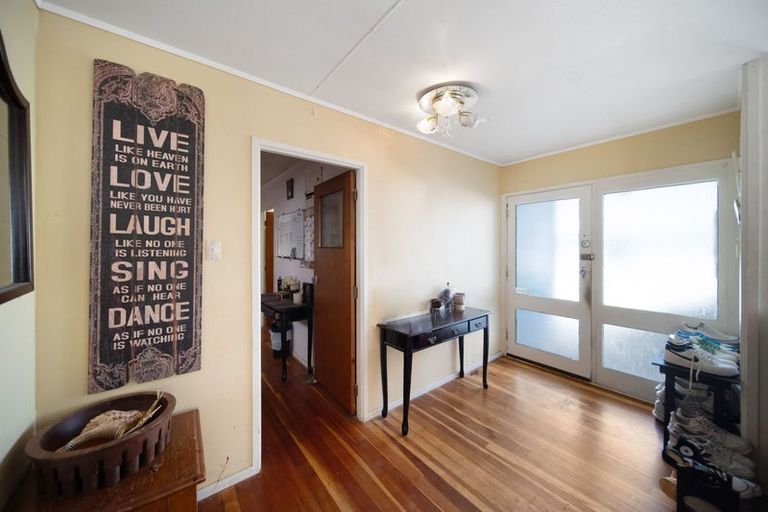 Photo of property in 11 Citril Place, Red Hill, Papakura, 2110