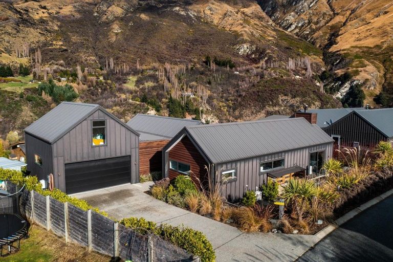Photo of property in 3 Kincaid Place, Arthurs Point, Queenstown, 9371
