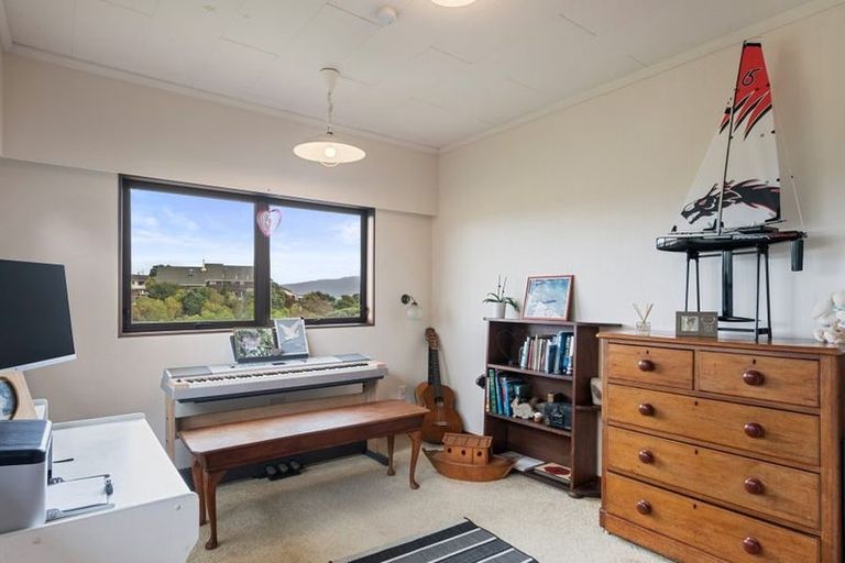 Photo of property in 15 Frimley Terrace, Waikanae Beach, Waikanae, 5036