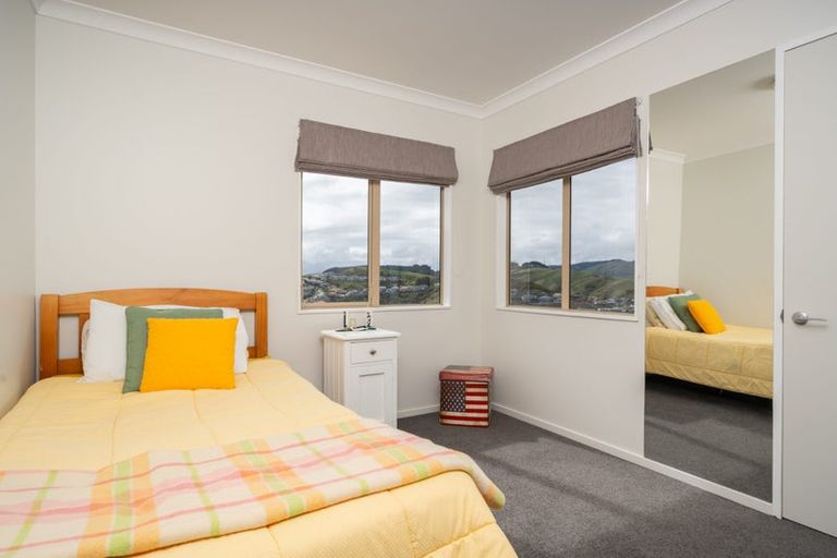 Photo of property in 50 Erlestoke Crescent, Churton Park, Wellington, 6037