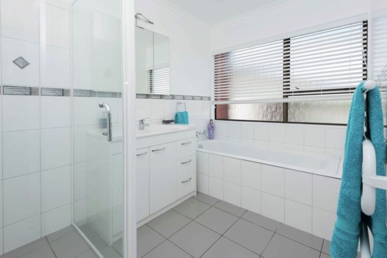 Photo of property in 26a Howe Street, Howick, Auckland, 2014