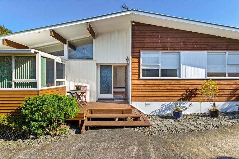 Photo of property in 23 Finlow Drive, Te Atatu South, Auckland, 0610