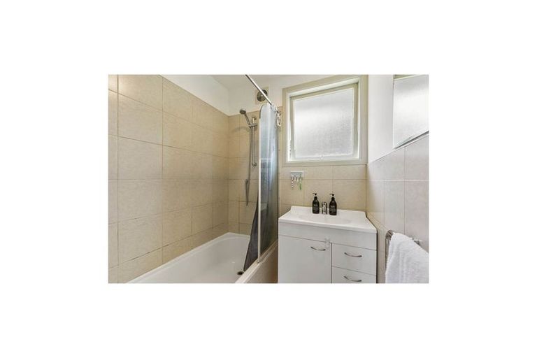 Photo of property in 93 Crawford Avenue, Mangere Bridge, Auckland, 2022