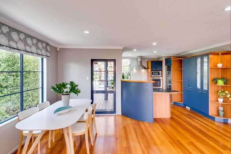 Photo of property in 14 Scott Place, Havelock North, 4130