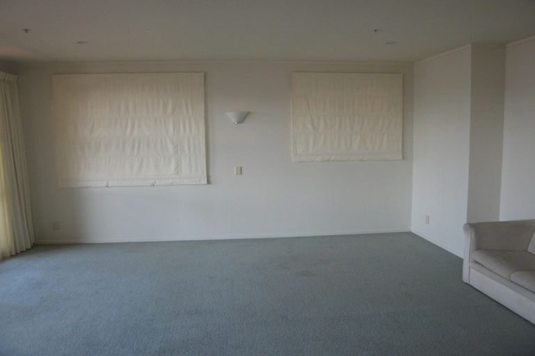 Photo of property in Maddison Apartments, 2/6f Queen Street, Palmerston North, 4410
