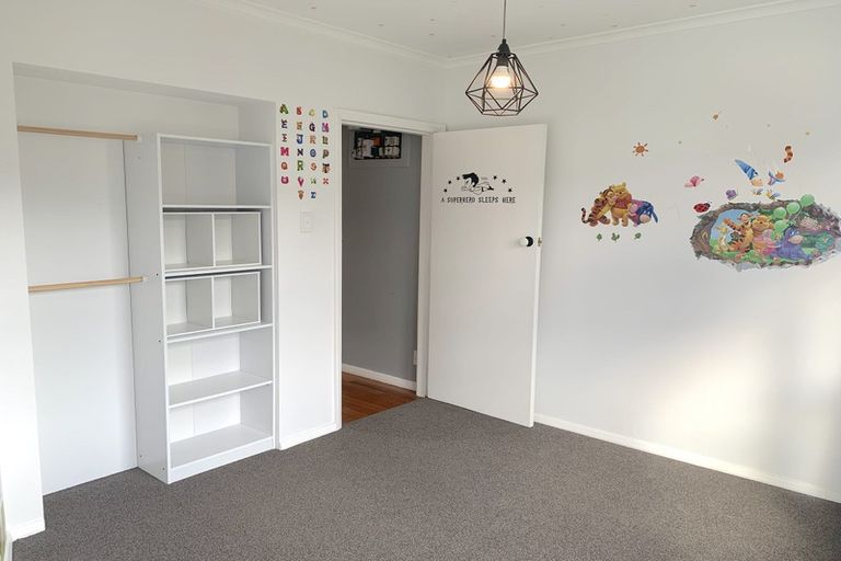 Photo of property in 34 Ranui Terrace, Tawa, Wellington, 5028