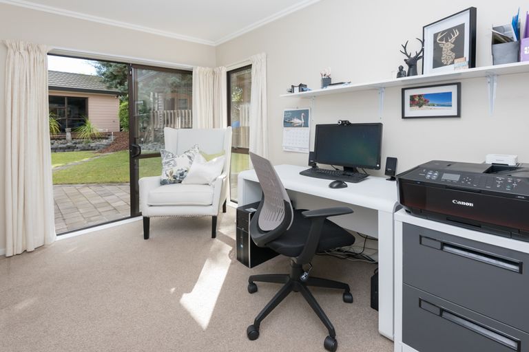 Photo of property in 11 Woodview Rise, Botany Downs, Auckland, 2010