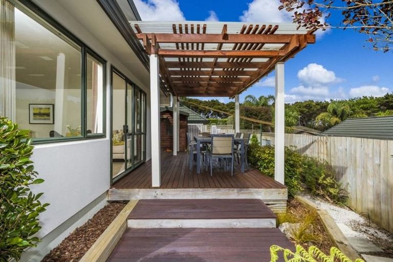 Photo of property in 1/112 Seaview Road, Glenfield, Auckland, 0629