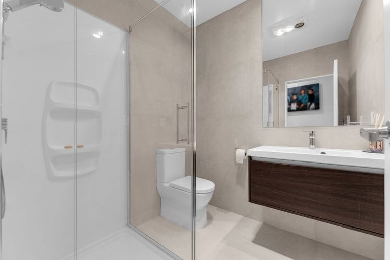 Photo of property in 33 Kabardin Street, Karaka, Papakura, 2113