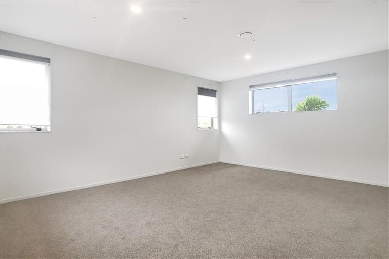 Photo of property in 156a Ennis Avenue, Pakuranga Heights, Auckland, 2010