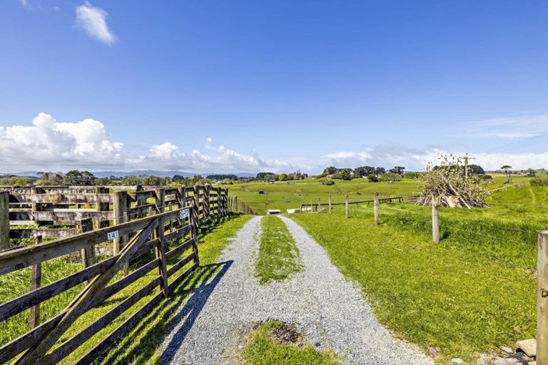 Photo of property in 141 Karioitahi Road, Waiuku, 2683
