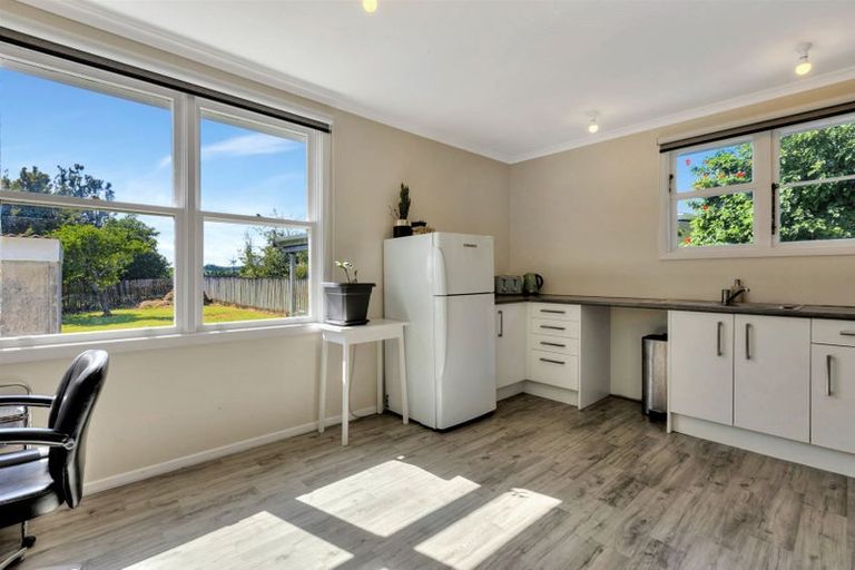 Photo of property in 23 Miro Street, Merrilands, New Plymouth, 4312
