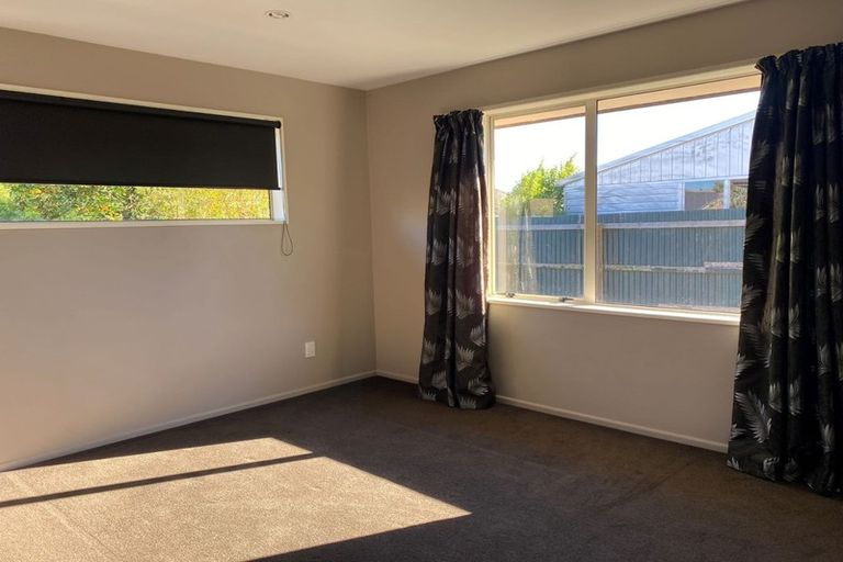Photo of property in 2/10 Thistledown Place, Woolston, Christchurch, 8062