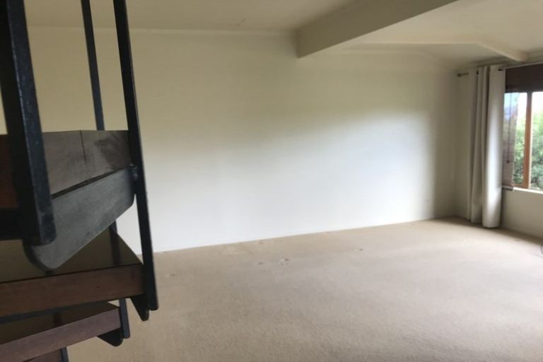 Photo of property in 1/39 Brigantine Drive, Beach Haven, Auckland, 0626