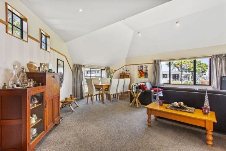 Photo of property in 45b Takutai Avenue, Half Moon Bay, Auckland, 2012