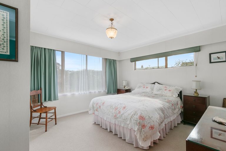 Photo of property in 13a Norton Park Avenue, Fairfield, Lower Hutt, 5011
