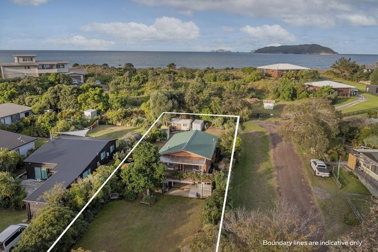 Photo of property in 152 Ocean Beach Road, Tairua, 3508