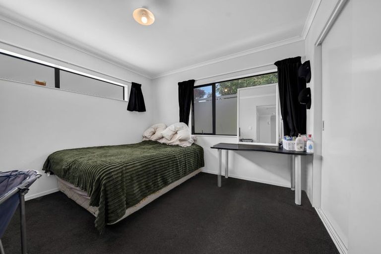 Photo of property in 56 Claverdon Drive, Massey, Auckland, 0614