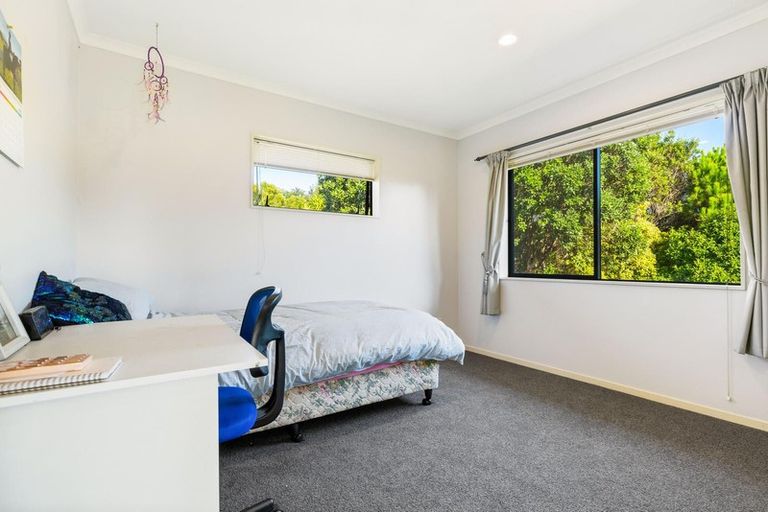 Photo of property in 132 Muriwai Valley Road, Muriwai, Waimauku, 0881