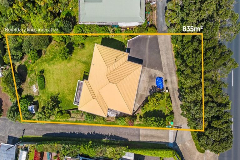 Photo of property in 258 Whangaparaoa Road, Red Beach, 0932