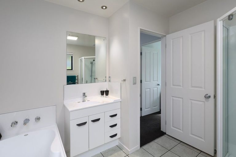 Photo of property in 1 Windleborn Place, Richmond, 7020