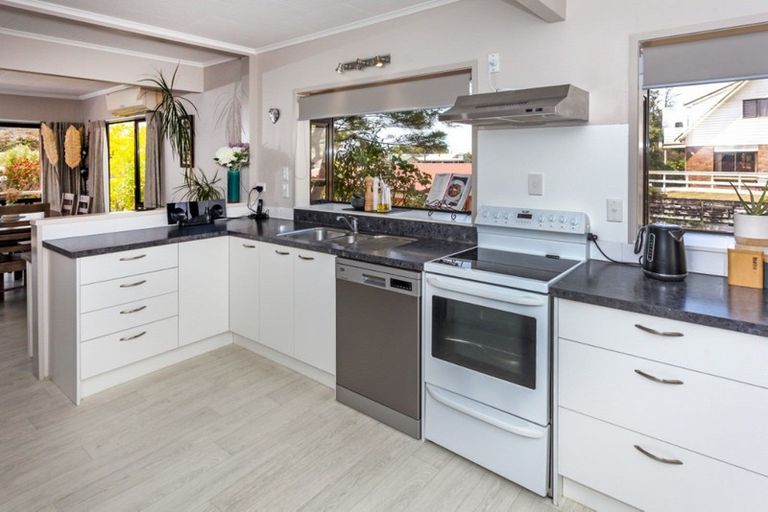 Photo of property in 129 Lorraine Place, Whangamata, 3620