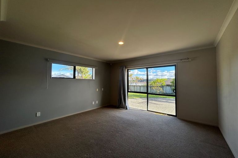 Photo of property in 16 Pitoitoi Avenue, Greenhithe, Auckland, 0632