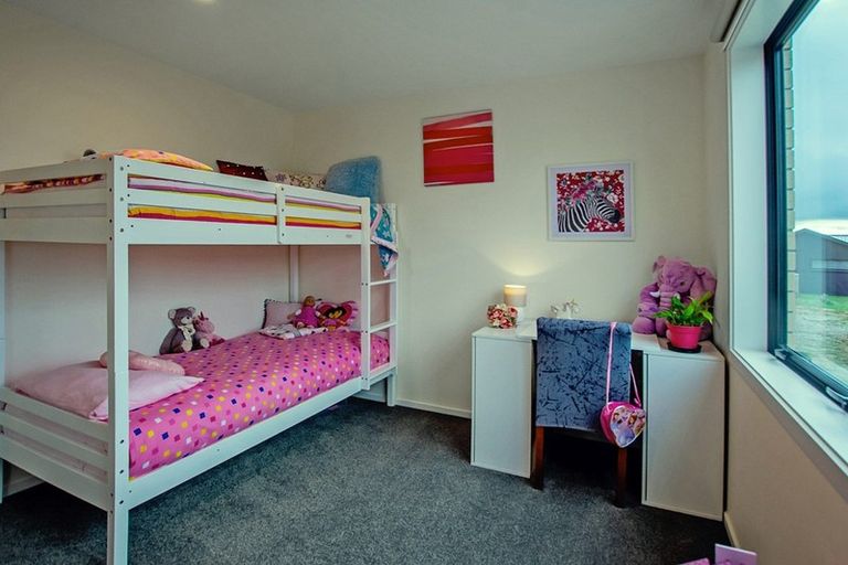 Photo of property in 8 Chatham Rise, Seaward Bush, Invercargill, 9812