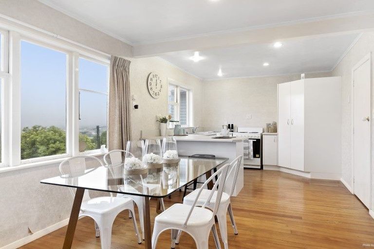 Photo of property in 125 Broderick Road, Johnsonville, Wellington, 6037