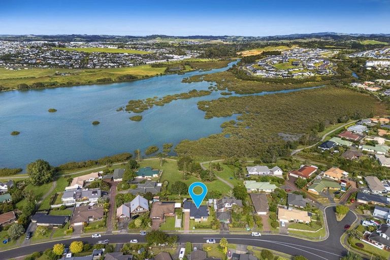 Photo of property in 75 Maygrove Drive, Orewa, 0931