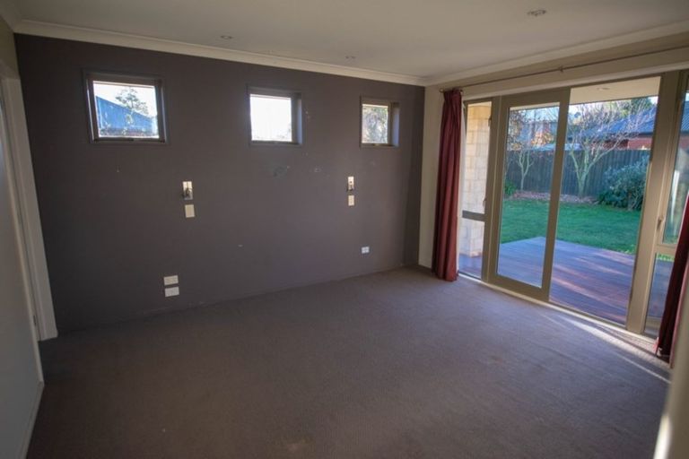 Photo of property in 3 Rooney Place, Aidanfield, Christchurch, 8025