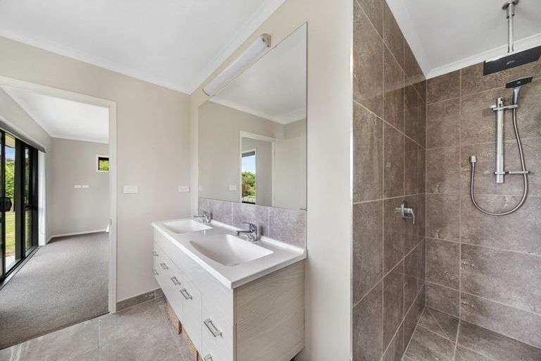 Photo of property in 12 Lacebark Drive, Kinloch, Taupo, 3377