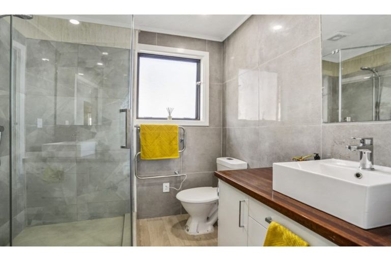 Photo of property in 70 Pemberton Avenue, Bayview, Auckland, 0629