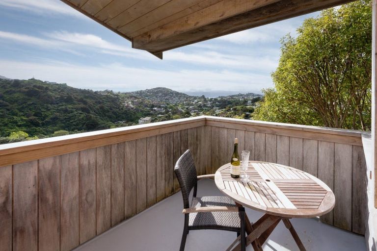 Photo of property in 23 Doris Gordon Crescent, Crofton Downs, Wellington, 6035