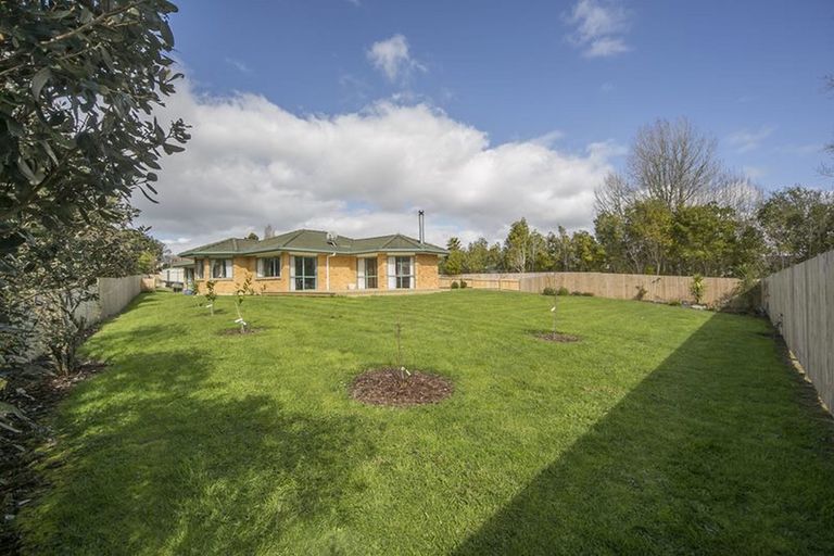 Photo of property in 20 Wautaiti Drive, Riverhead, 0820