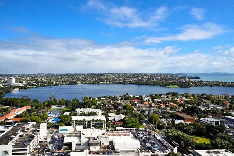Photo of property in Sentinel Apartments, 1705/3 Northcroft Street, Takapuna, Auckland, 0622