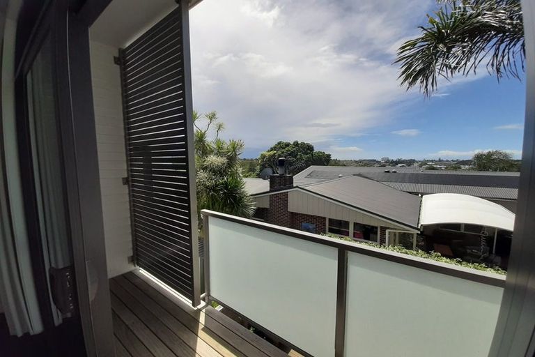 Photo of property in 4/50 Ocean View Road, Northcote, Auckland, 0627