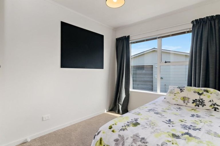 Photo of property in 8 Ngahu Street, Fairy Springs, Rotorua, 3015