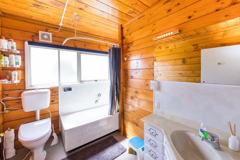 Photo of property in 4 Papawai Place, Milson, Palmerston North, 4414