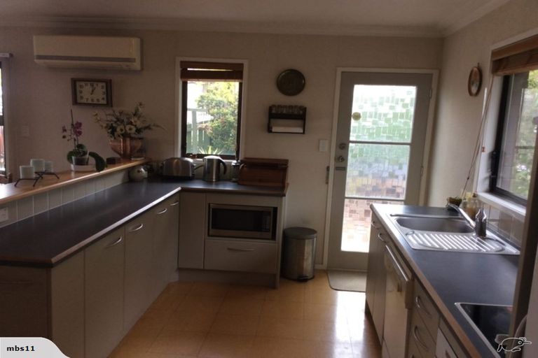 Photo of property in 8a Sutherland Avenue, Mount Maunganui, 3116