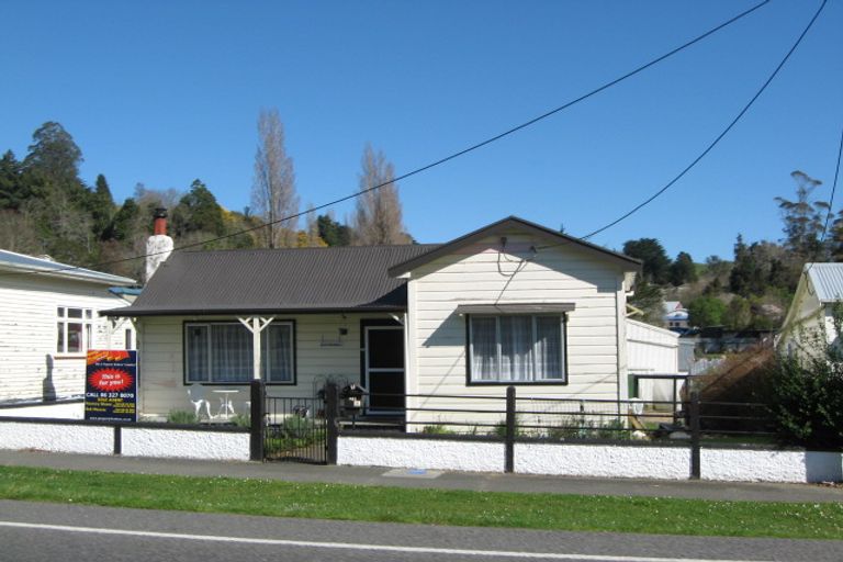 Photo of property in 24 Milne Street, Hunterville, 4730