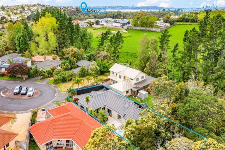 Photo of property in 13 Berkshire Terrace, Massey, Auckland, 0614