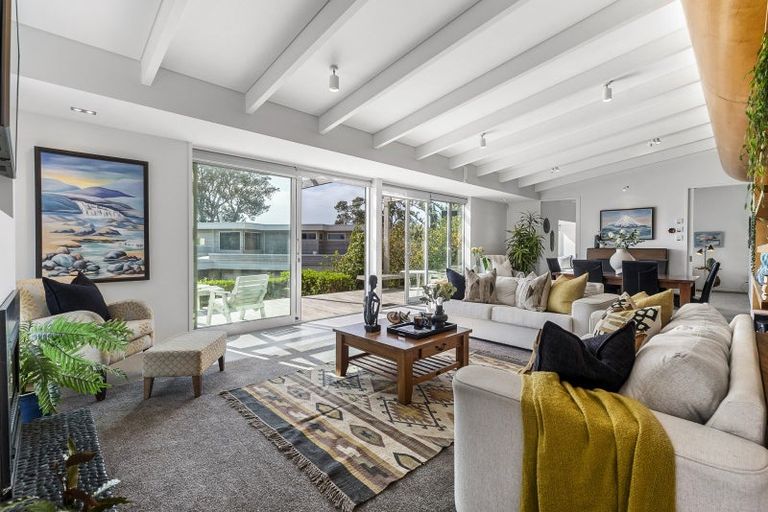 Photo of property in 13 Shearer Drive, Oakura, 4314