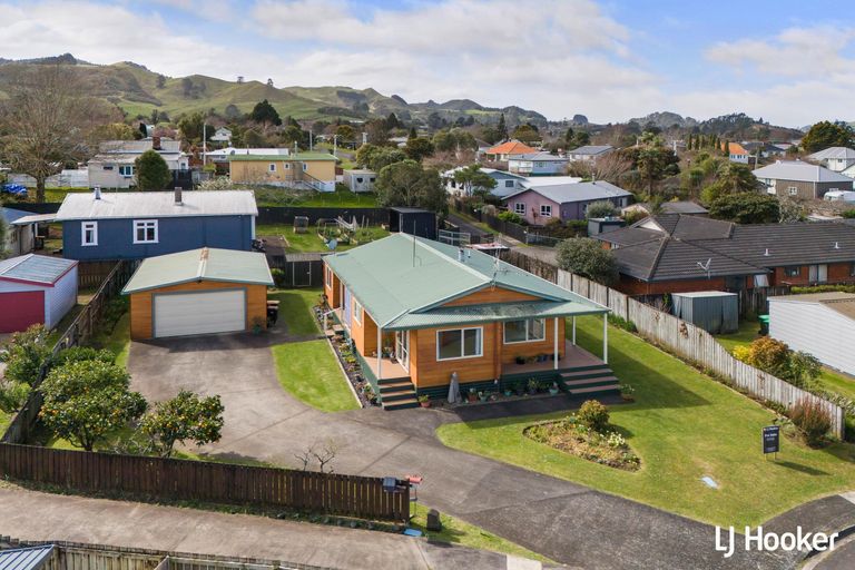 Photo of property in 12 Carrick Robertson Place, Waihi, 3610