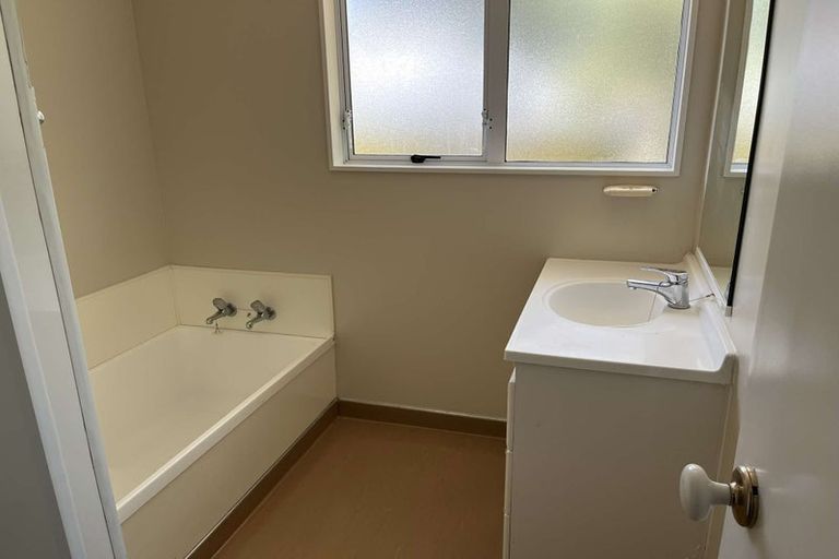 Photo of property in 29a Carillon Place, Massey, Auckland, 0614
