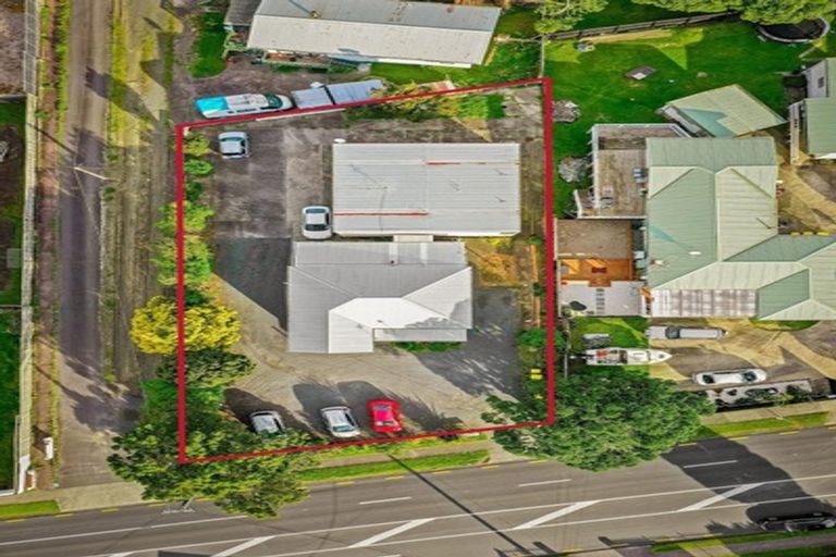 Photo of property in 40 West Coast Road, Glen Eden, Auckland, 0602