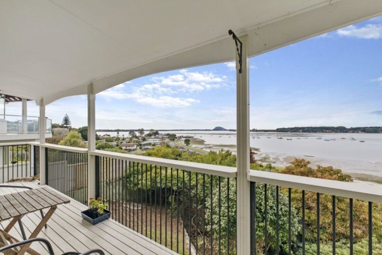 Photo of property in 47 Omokoroa Road, Omokoroa, 3114