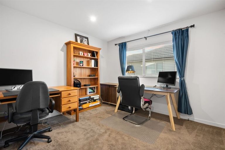 Photo of property in 12 Rauaruhe Road, Karaka, Papakura, 2113