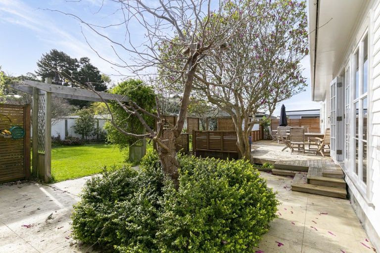 Photo of property in 73 Oxford Street, Tawa, Wellington, 5028